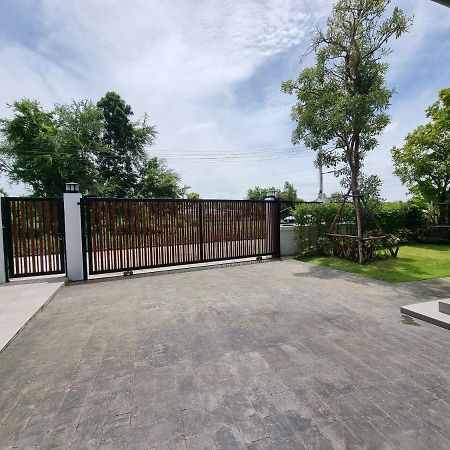 Baan Dalah Pool Villa Buriram Eksteriør bilde