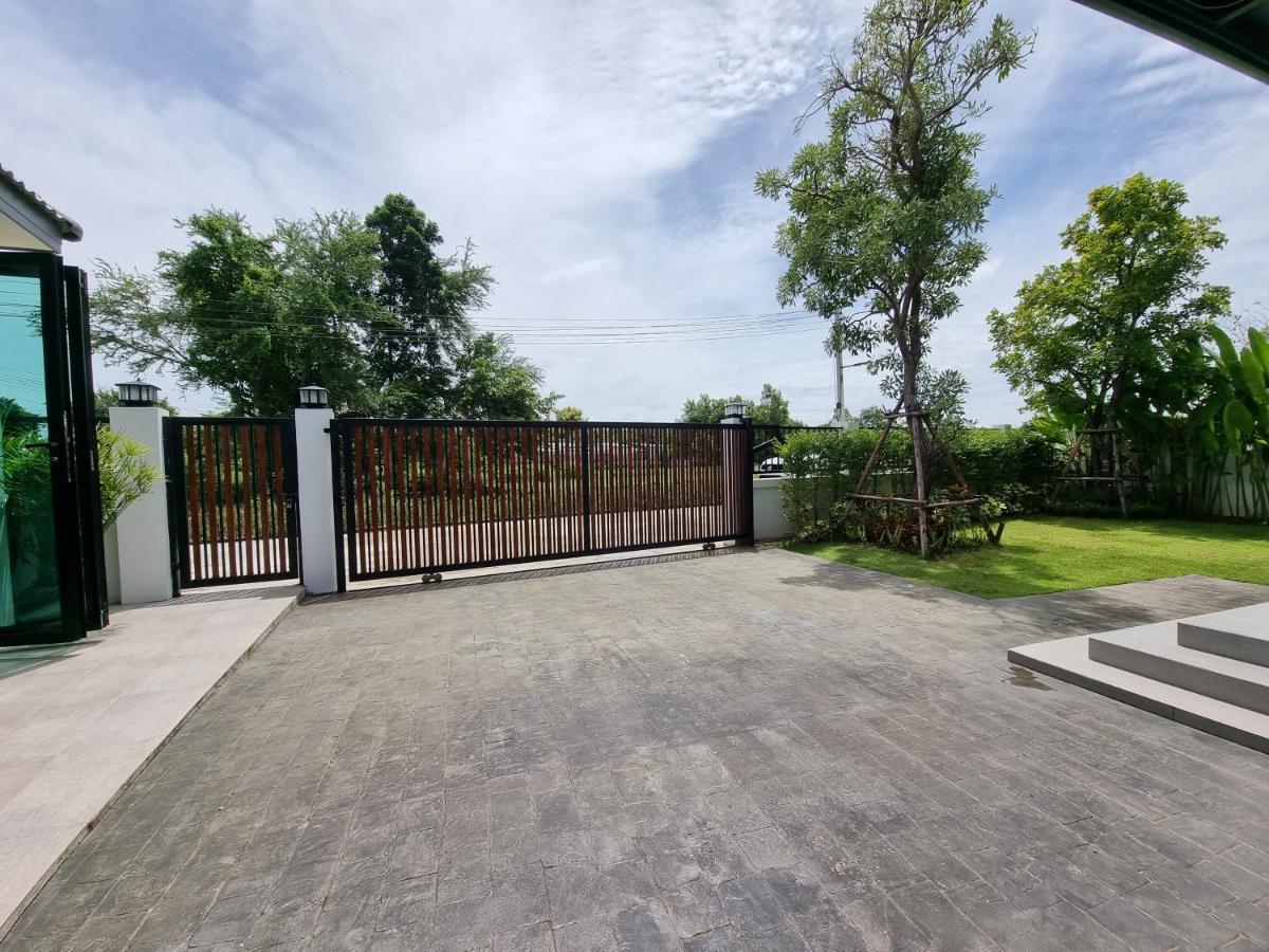 Baan Dalah Pool Villa Buriram Eksteriør bilde